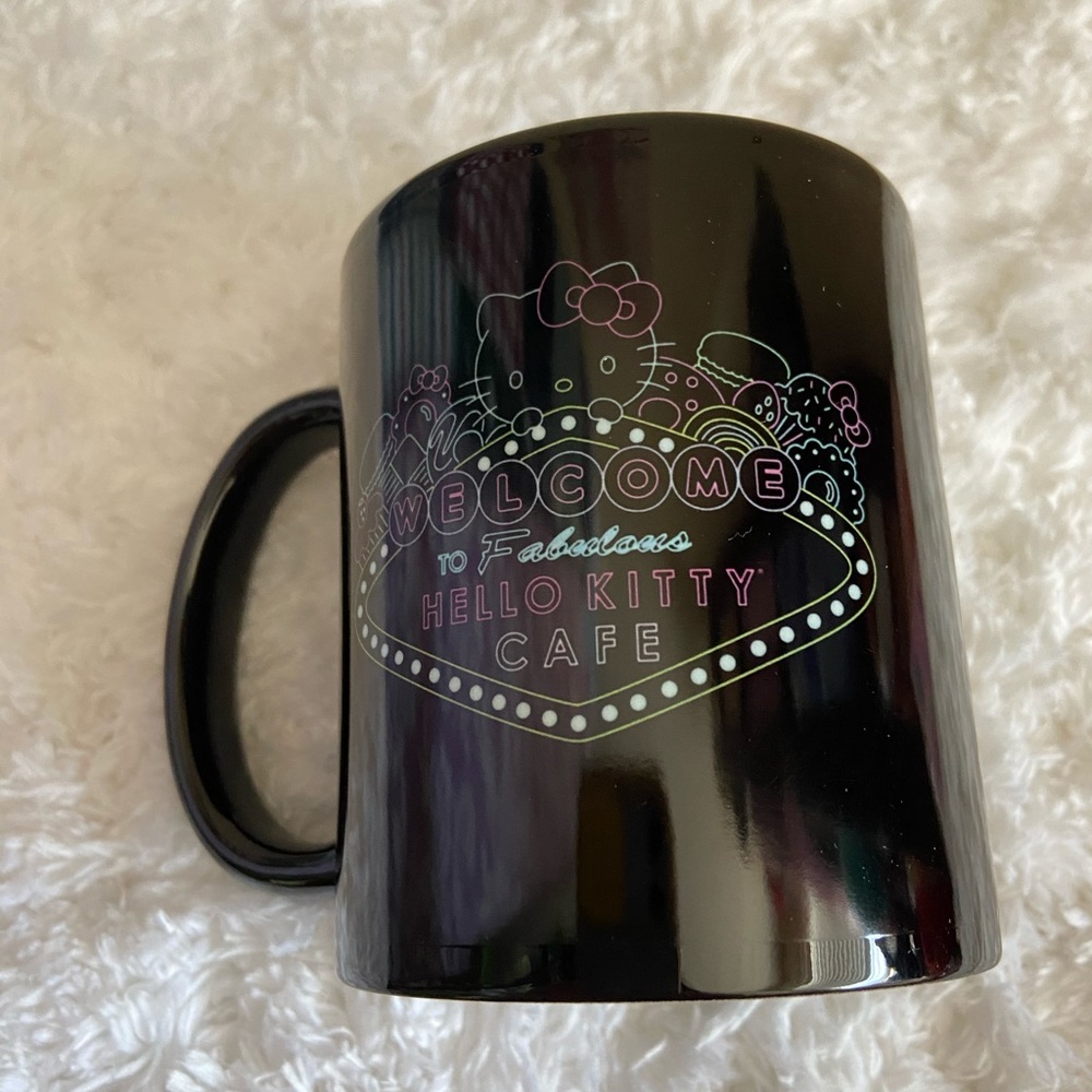 Hello Kitty Cafe Las Vegas Exclusive Neon Mug NWT - Picture 6 of 8